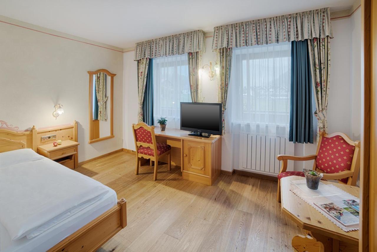 Hotel Alpenblick Lutago Esterno foto
